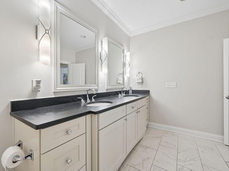 3445 London Court Drive, Columbus, OH 43221 Photo 34