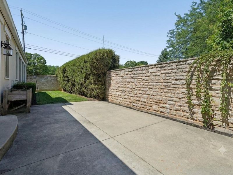 3445 London Court Drive, Columbus, OH 43221 Photo 57