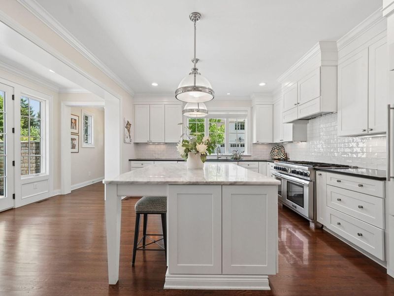 3445 London Court Drive, Columbus, OH 43221 Photo 7
