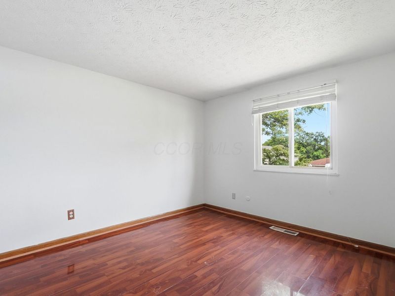 555 Fox Ridge Street , Columbus, OH 43228 Photo 18