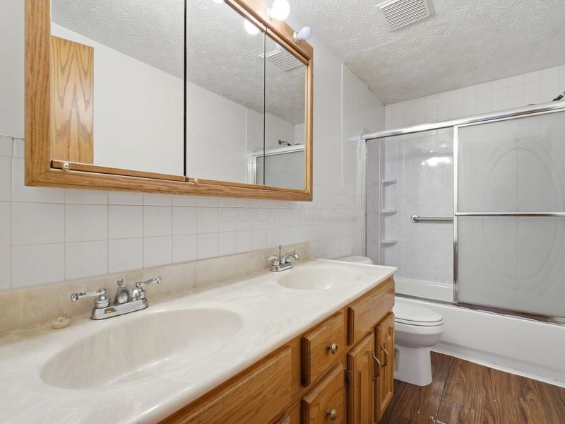 555 Fox Ridge Street , Columbus, OH 43228 Photo 20