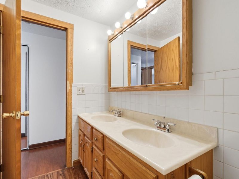 555 Fox Ridge Street , Columbus, OH 43228 Photo 21