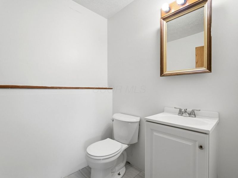 555 Fox Ridge Street , Columbus, OH 43228 Photo 32