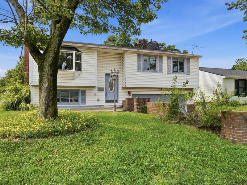 555 Fox Ridge Street , Columbus, OH 43228 Photo 4