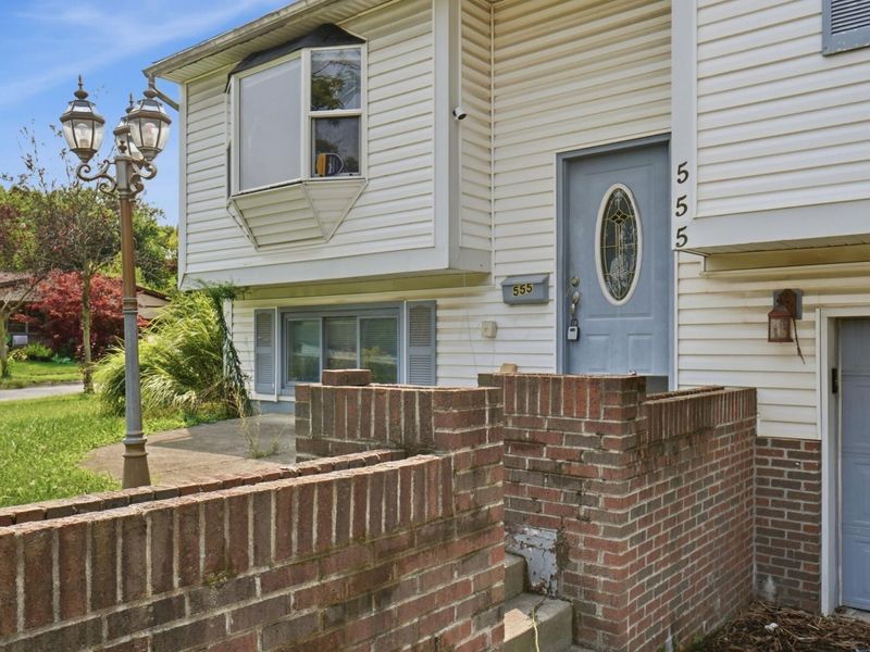 555 Fox Ridge Street , Columbus, OH 43228 Photo 5