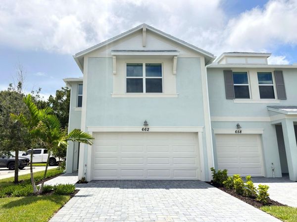 662 Salisbury Circle, Fort Pierce, FL 34982