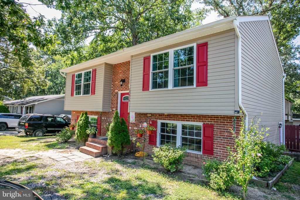 10818 Leavells Road , Fredericksburg, VA 22407 Main Photo
