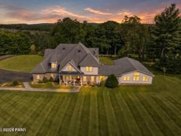 17 CRICKET HILL ROAD , HAWLEY, PA 18428
