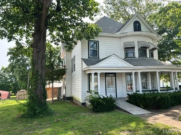 900 Cedar Street , Bismarck, MO 63624