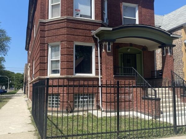 5658 S Honore Street , Chicago, IL 60636