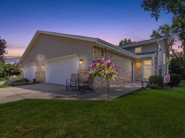 720 Timberline TRAIL, Hartford, WI 53027