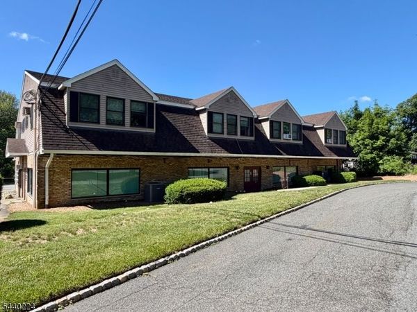 7 Oak Ridge Rd, West Milford, NJ 07435