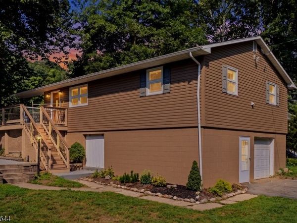 19 Harmony Ter, Harmony, NJ 08865