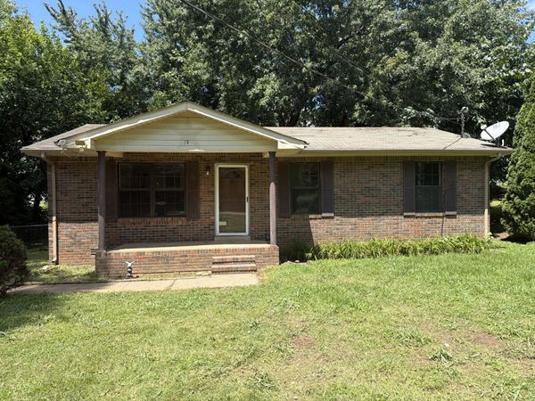 14 Cable Rd , Oak Grove, KY 42262