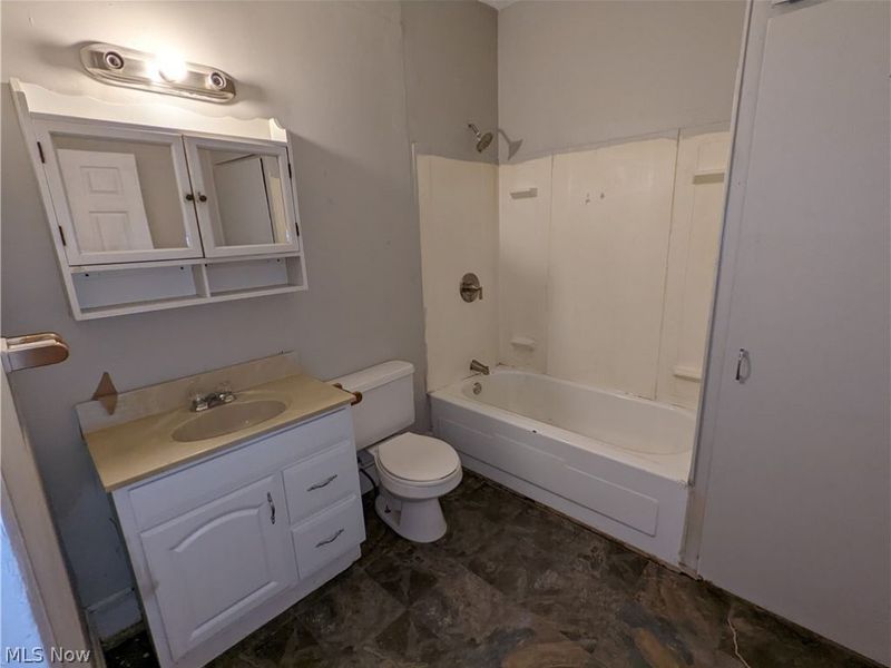 19314 Cherokee Avenue, Unit 1, Cleveland, OH 44119 Photo 8