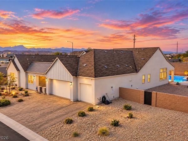 8811 Italian Trotter Court, Las Vegas, NV 89113