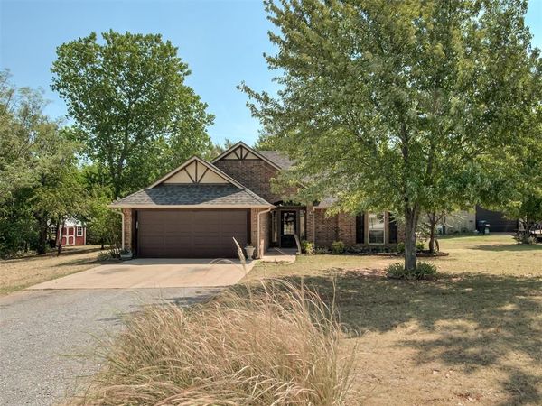 923 County Street 2935 , Tuttle, OK 73089