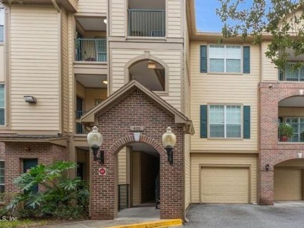 7800 POINT MEADOWS Drive, Unit 413, Jacksonville, FL 32256