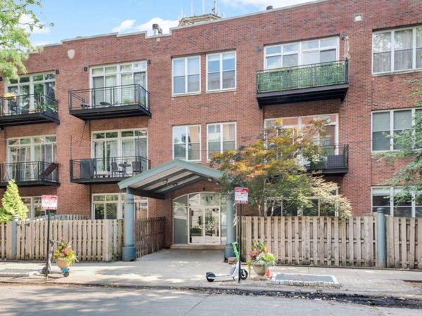 2333 W St. Paul Avenue , Unit 202, Chicago, IL 60647