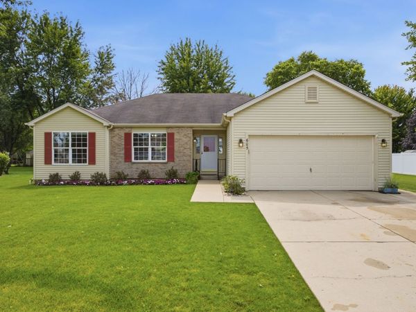 605 Tanglewood Trail , McHenry, IL 60050