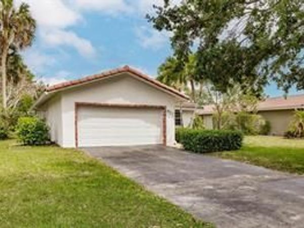 827 NW 87TH Avenue, Coral Springs, FL 33071