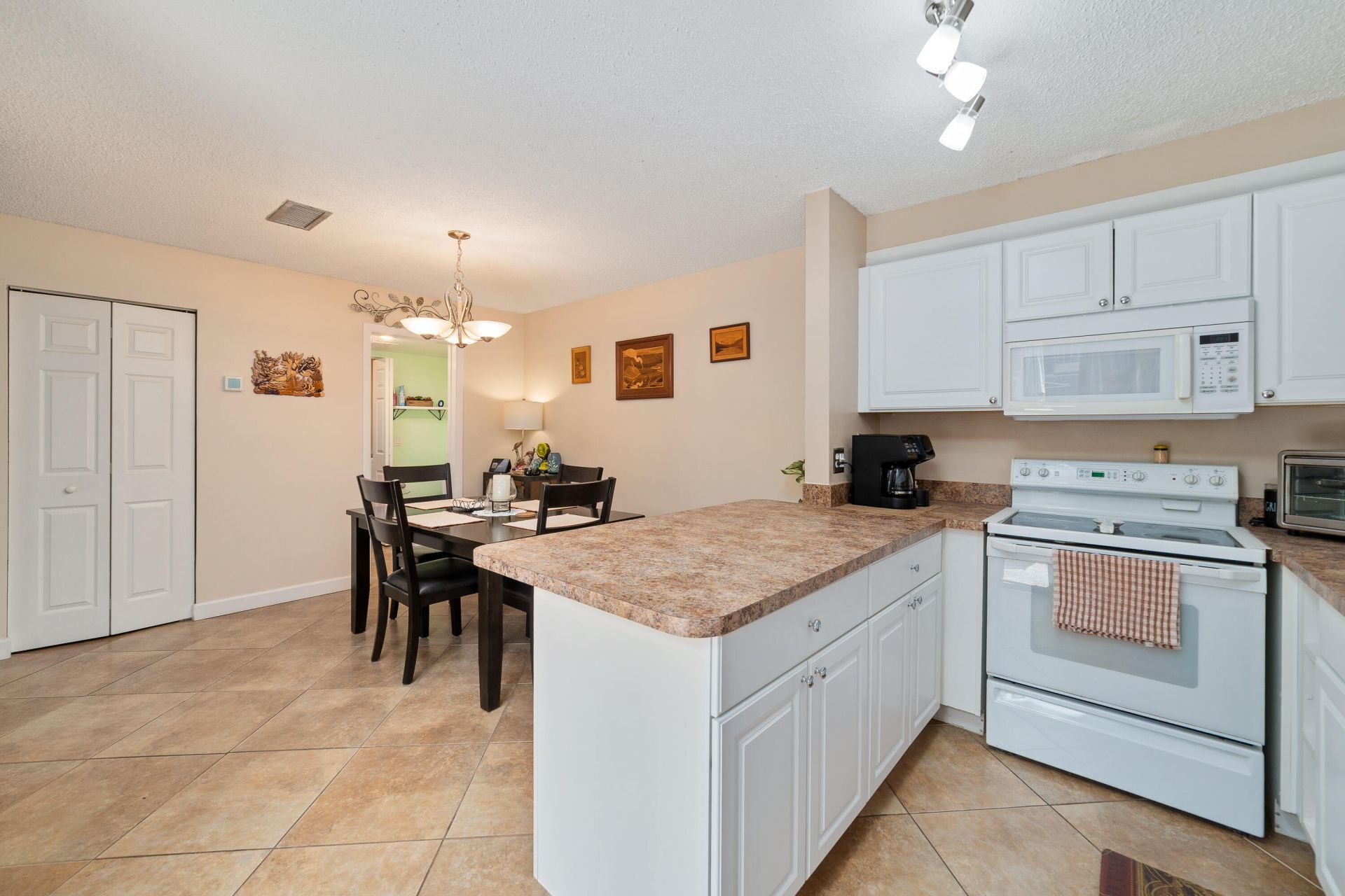 1704 Forest Lakes Circle, Unit A, West Palm Beach, FL 33406 Photo
