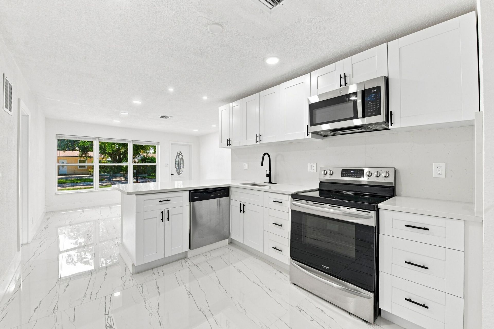 2801 NE 8th Terrace, Pompano Beach, FL 33064 Photo
