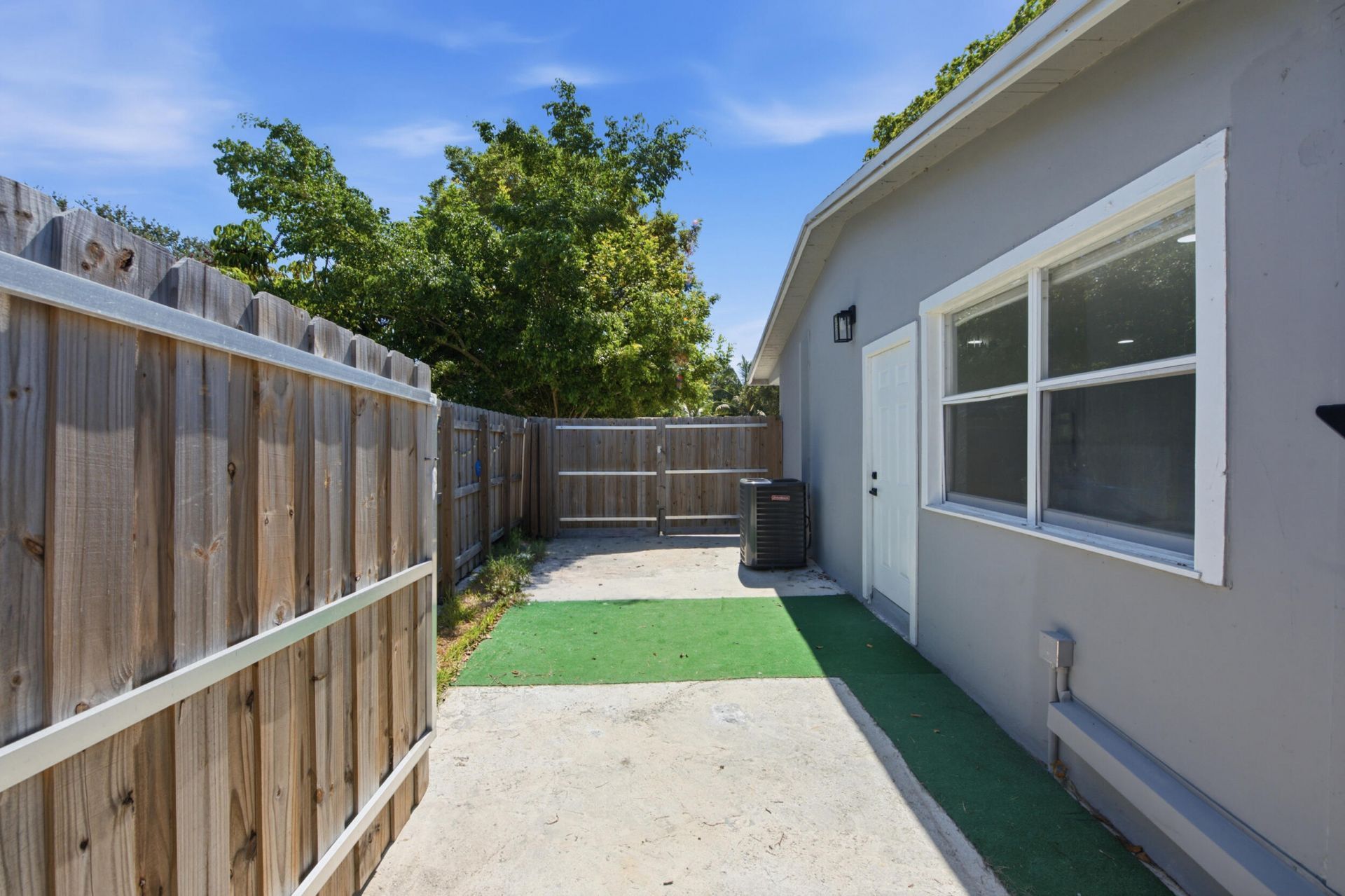 2801 NE 8th Terrace, Pompano Beach, FL 33064 Photo