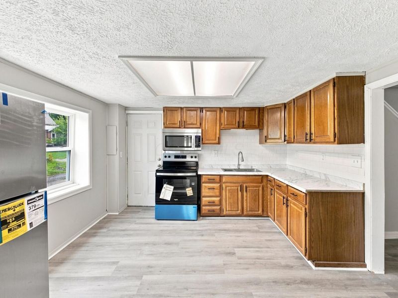 6 Wade Street , Delaware, OH 43015 Photo 8