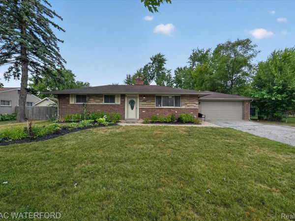 3476 Levee Street, Waterford Township, Mi 48329