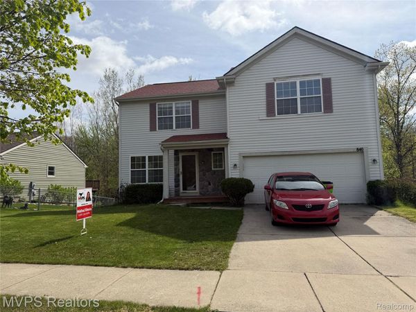 840 Andover Woods Drive, Fenton, Mi 48430
