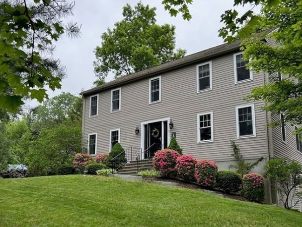 73 Maynard St, Northborough, MA 01532