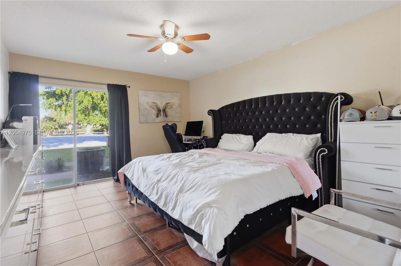 5850 NW 57th Avenue, Unit 3, Tamarac, FL 33319 Photo