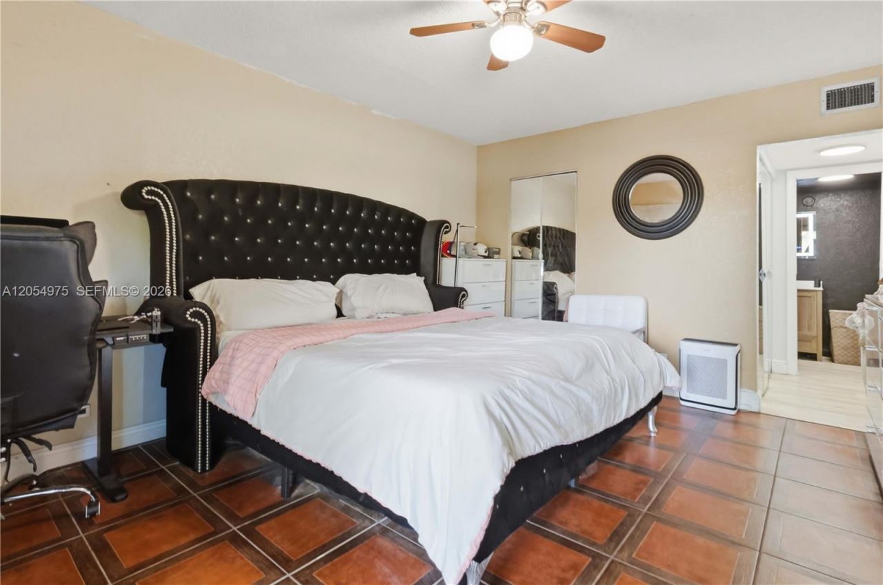 5850 NW 57th Avenue, Unit 3, Tamarac, FL 33319 Photo