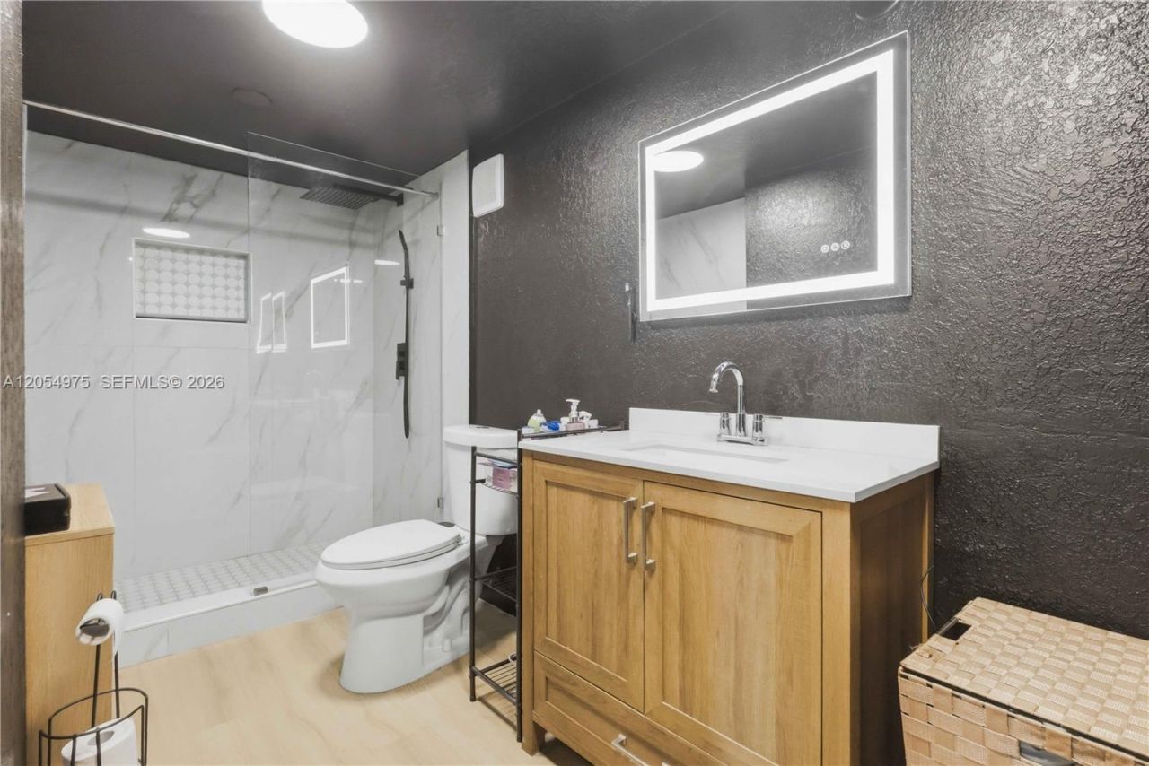 5850 NW 57th Avenue, Unit 3, Tamarac, FL 33319 Photo