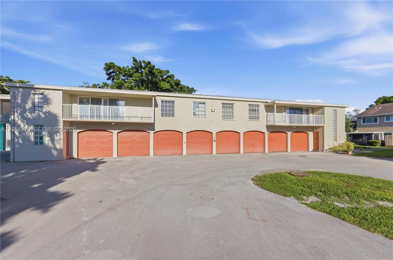 5850 NW 57th Avenue, Unit 3, Tamarac, FL 33319 Photo