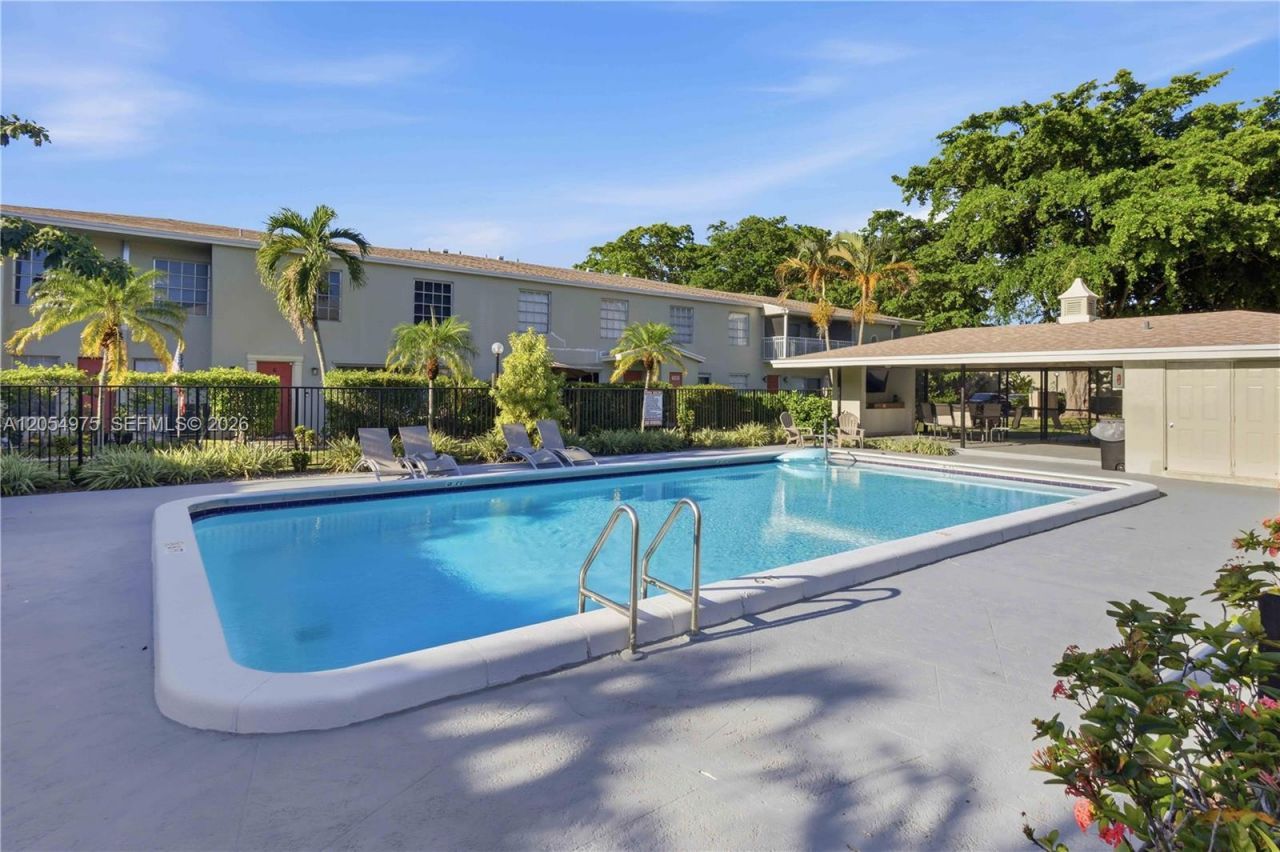 5850 NW 57th Avenue, Unit 3, Tamarac, FL 33319 Photo