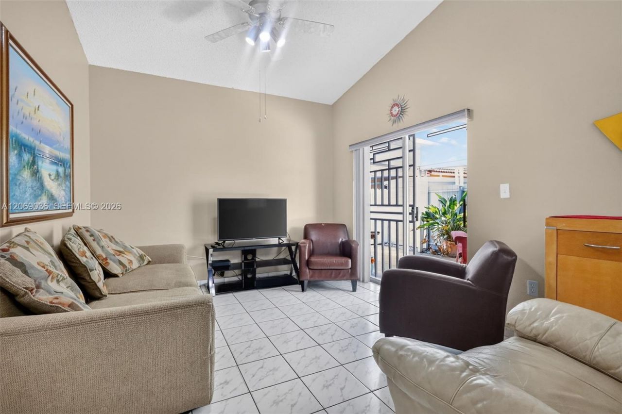 6983 W 24th Ln, Hialeah, FL 33016 Photo