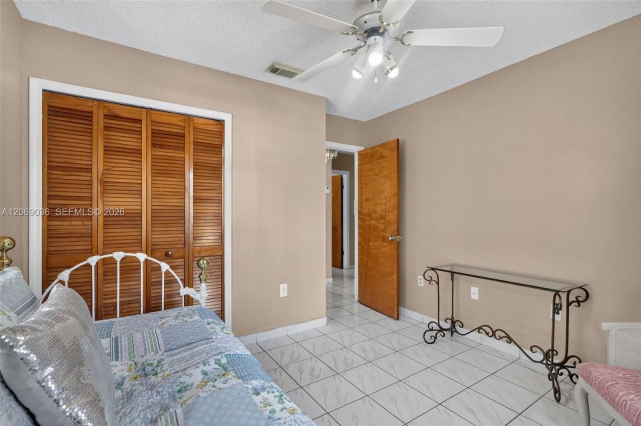 6983 W 24th Ln, Hialeah, FL 33016 Photo