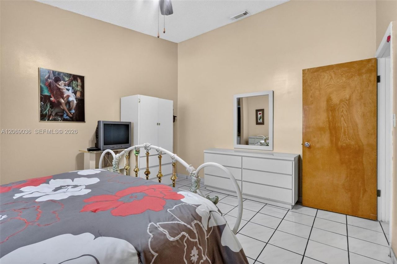 6983 W 24th Ln, Hialeah, FL 33016 Photo