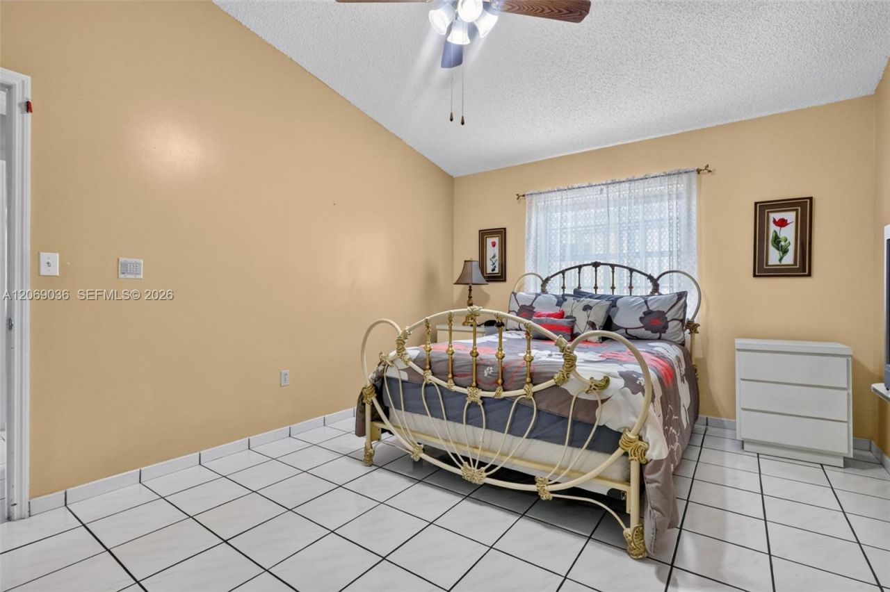 6983 W 24th Ln, Hialeah, FL 33016 Photo