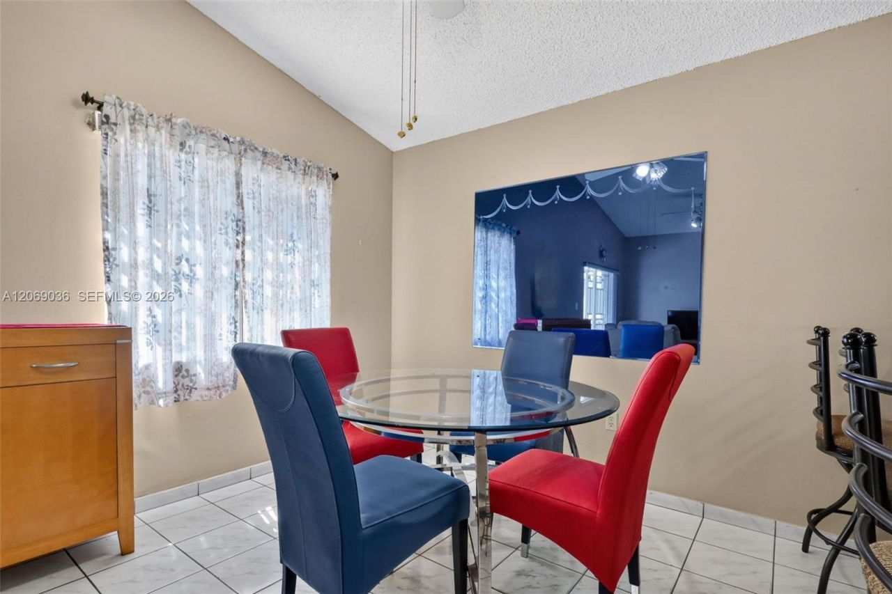 6983 W 24th Ln, Hialeah, FL 33016 Photo