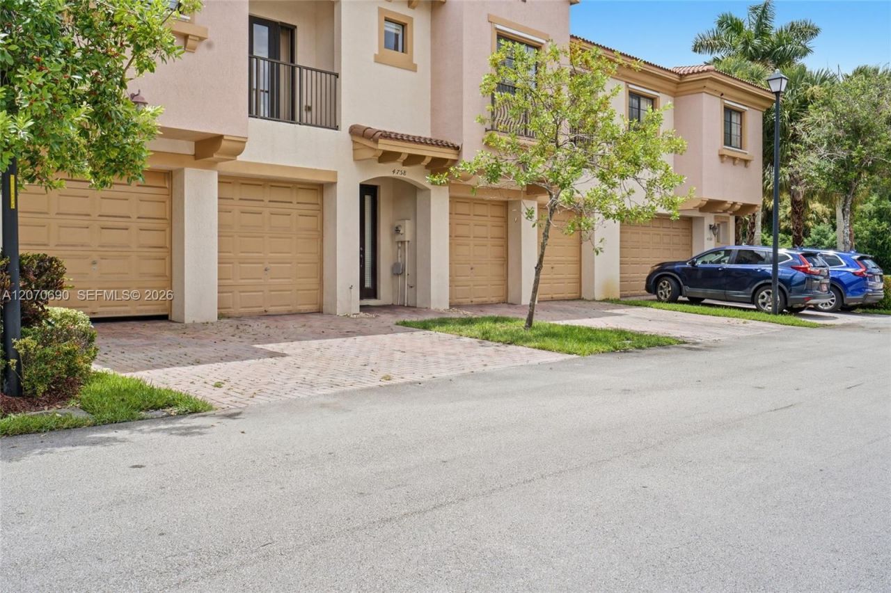 4758 Cypress St , Coconut Creek, FL 33073 Photo