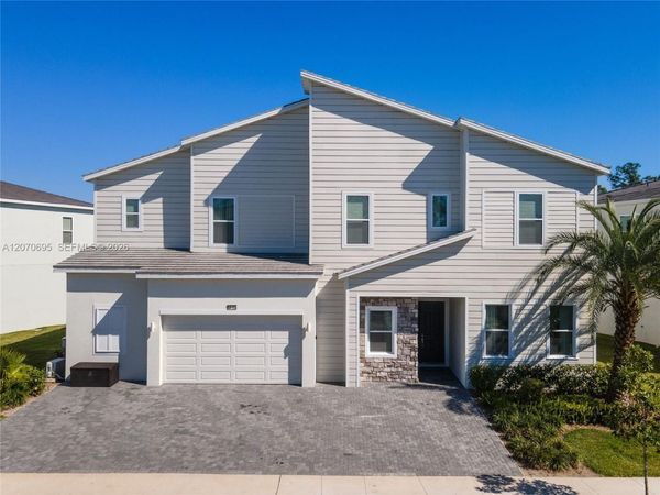 1758 oak blossom , Davenport, FL 33837