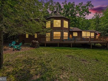 323 NAVAHO DRIVE, HAZLE TOWNSHIP, PA 18202