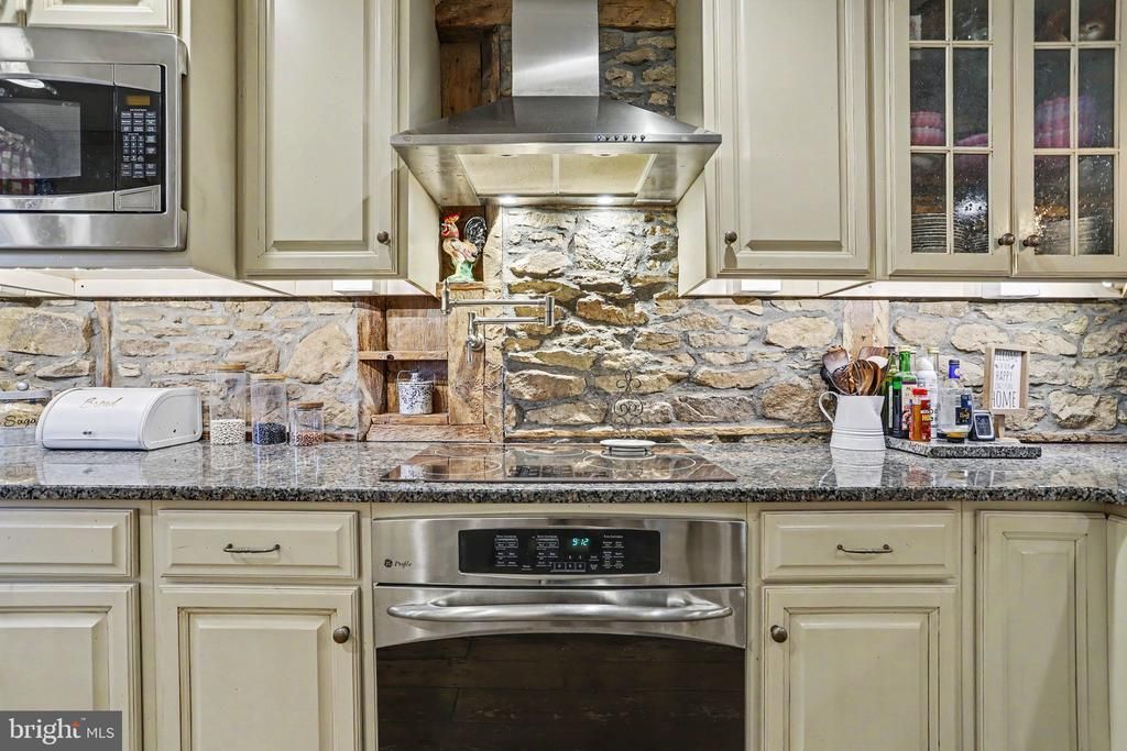 4091 WREN ROAD, THOMASVILLE, PA 17364