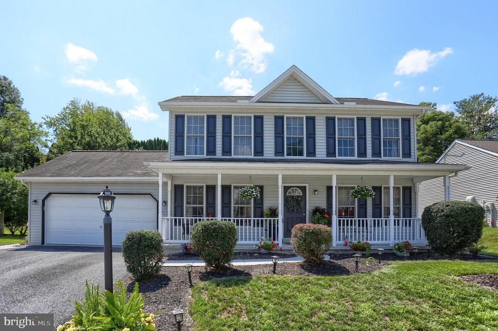55 SWEET ARROW DRIVE, HUMMELSTOWN, PA 17036