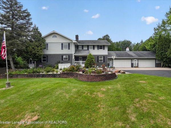 1541/1543 N Michigan, Eaton Rapids, MI 48827