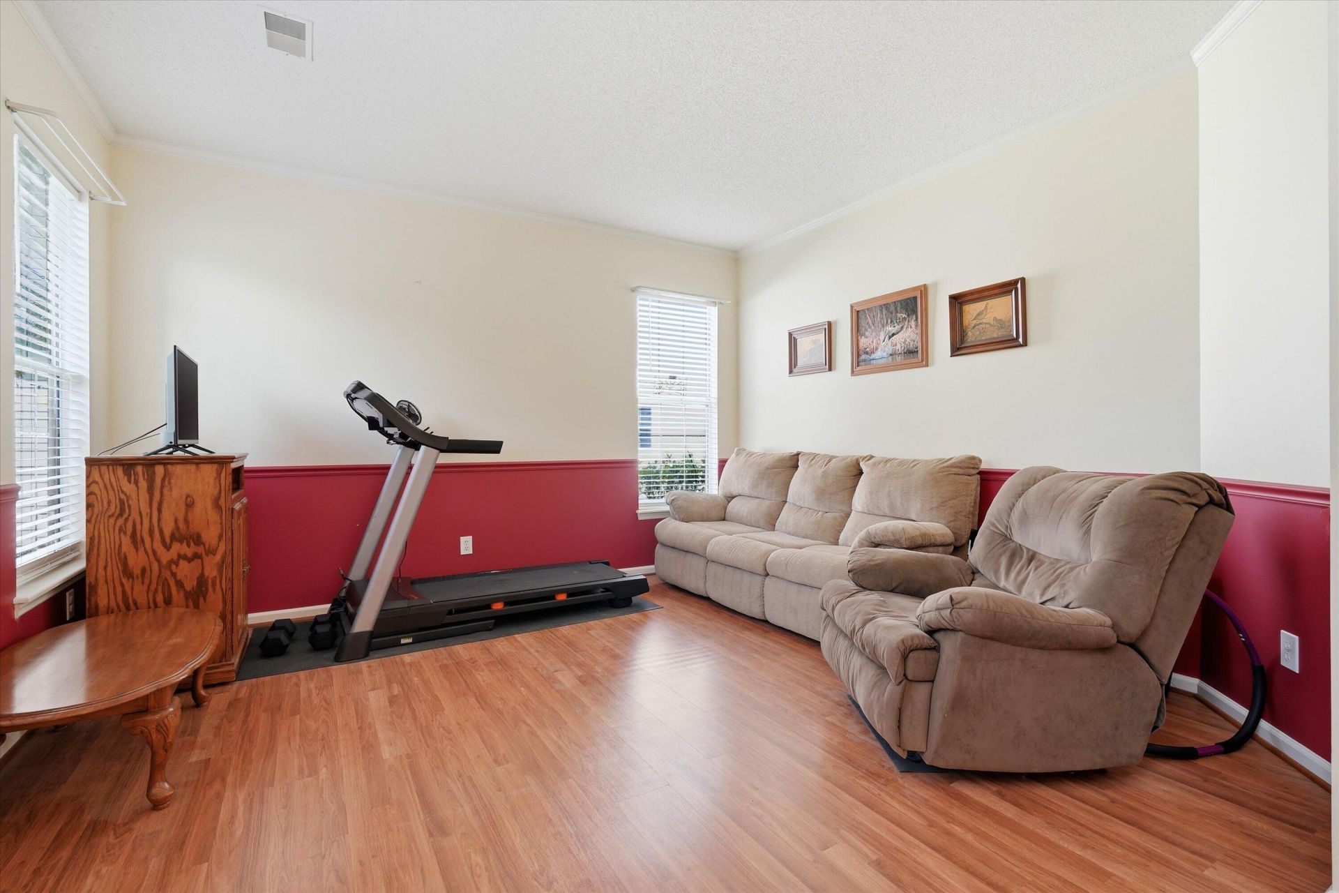 5410 Dwight Drive Photo 8
