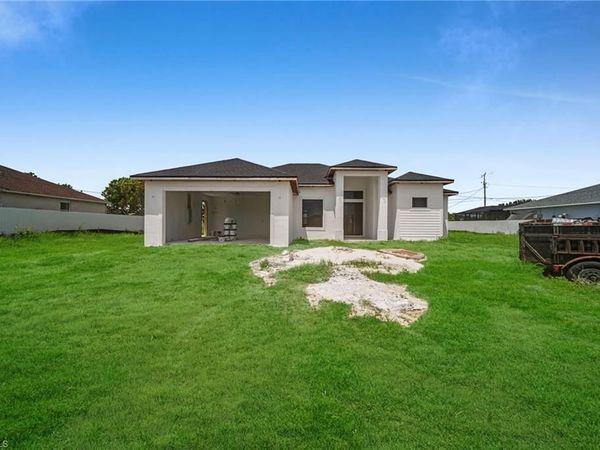 513 NE 15th TER , CAPE CORAL, FL 33909